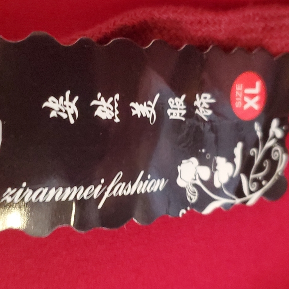 Red Tieable Hoodie - Picture 6 of 6